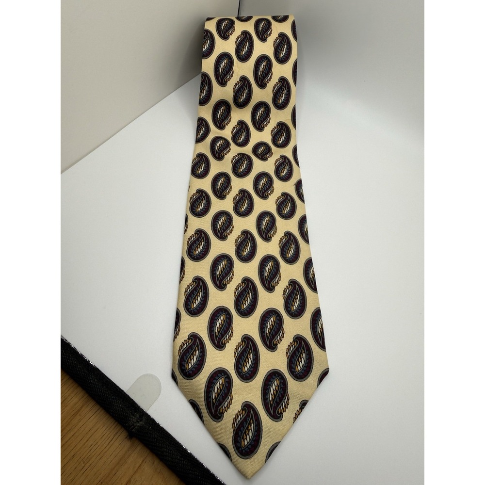 Robert Talbott Studio Tie Silk Paisley Hand Sewn USA 60.5" Long 3.5" Wide